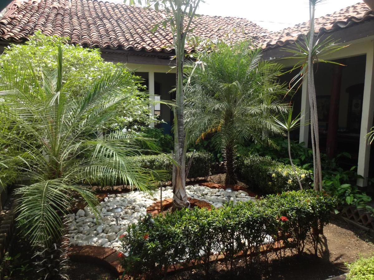 לאון Hostal Harvest House מראה חיצוני תמונה