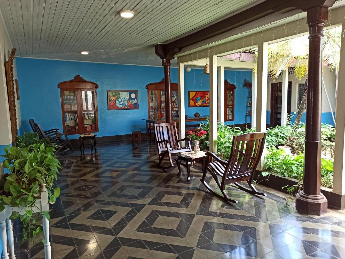 לאון Hostal Harvest House מראה חיצוני תמונה