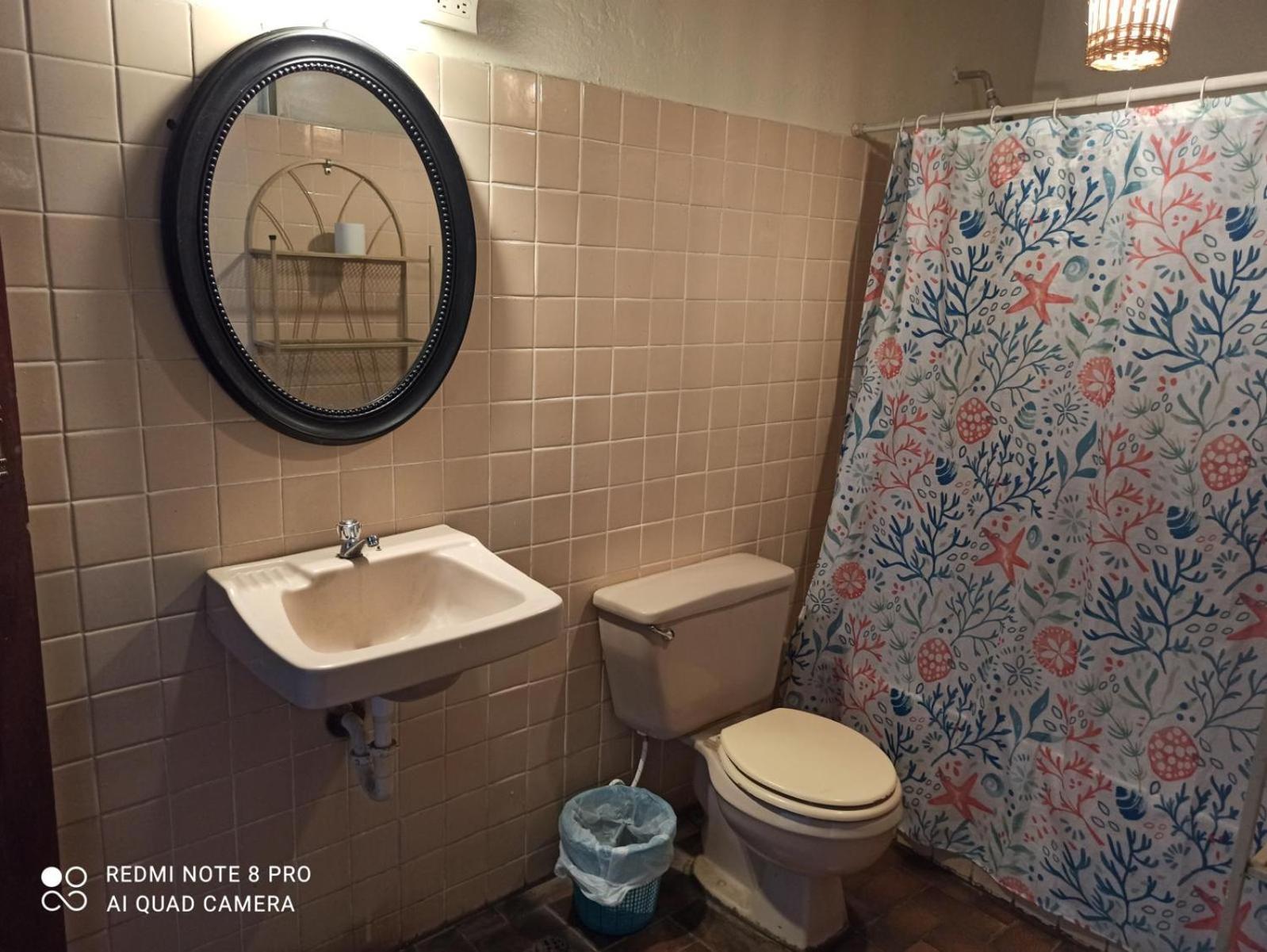 לאון Hostal Harvest House מראה חיצוני תמונה
